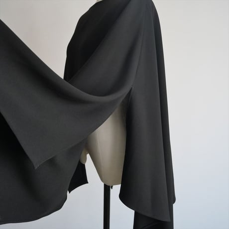 2024SS・人気完売品 / DEUXIEME CLASSE / トリアセジョーゼット スクエアポンチョ / 24051500405010 / 2410-1153