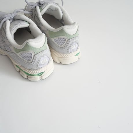 2024SS / emmi別注品 / ASICS / GEL-NYC スニーカー / 1203A383-022 / 2506-0496