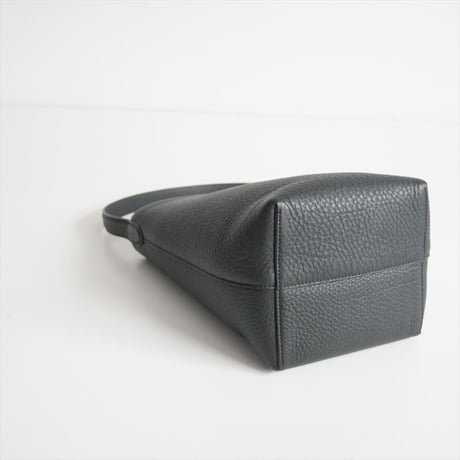 継続販売品 / THE ROW / Small N/S Park Tote Bag / W1314L129BLK / 2503-0406