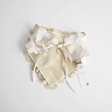 〇2024 / SPICK&SPAN購入品 / venit / 3D FLOWER ECO LEATHER スカーフ / 24090210000830 / 2510-2044