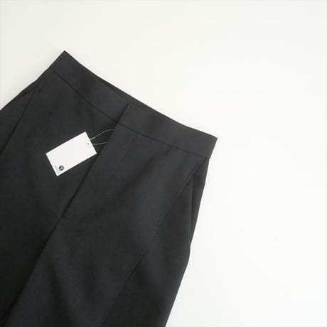 2024AW / NOBLE購入品 / ELENI / ウールギャバジンフォルムパンツ / 24030240511040 / 2509-0053