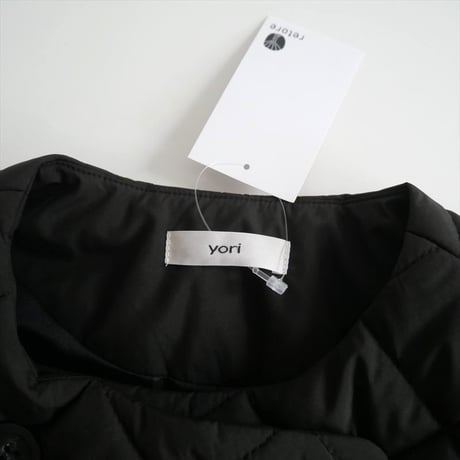 〇2023AW・人気完売品 / yori / ヘムフリルキルトショートコート / YR25-23130AW / 2504-1326