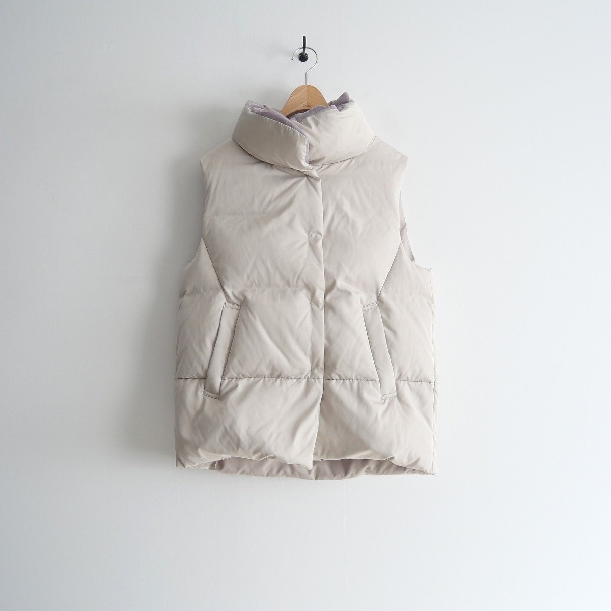 【新品未使用】ダウンベスト定価29700円　LaTotalite fit=scale-down,w=1200