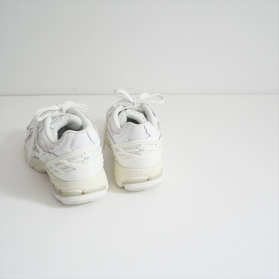 689445306cfe53309b50ab27