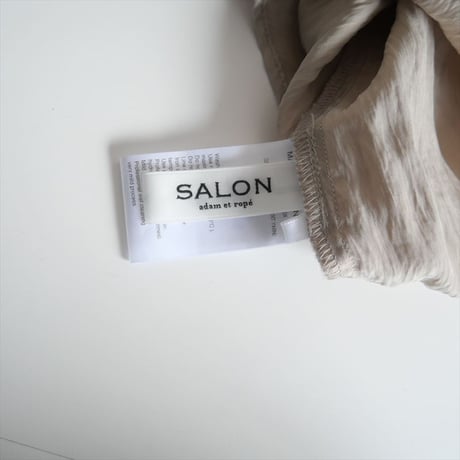 2024 / SALON adam et rope / ビンテージライクラッフルカラーブラウス / SHH34310 / 2412-2032