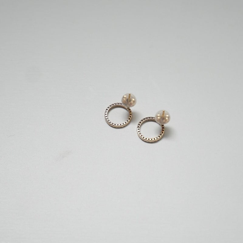 Lilas / サークルダイヤピアス K10（両耳） / 22114202103070 / 2