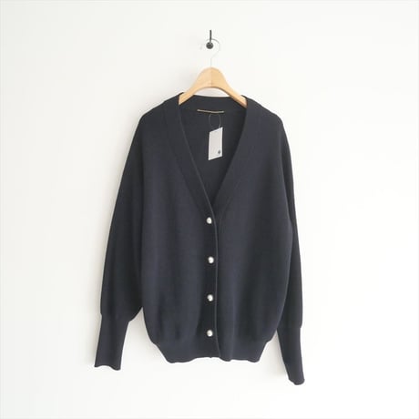 2023SS・人気完売品 / MUSE de Deuxieme Classe / PEAL BUTTON カーディガン / 23080520914010 / 2503-0037