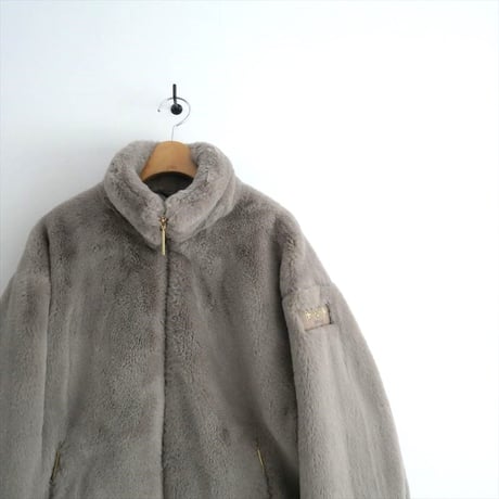〇2023AW・人気完売品 / TATRAS / BARBRA ファーブルゾン / LTAT23A4903 / 2507-0911