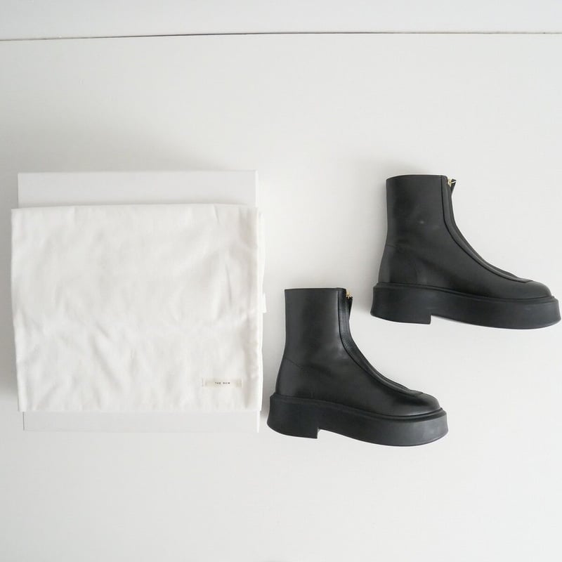 2021 / THE ROW / ZIPPED BOOT / 21093570001130 /