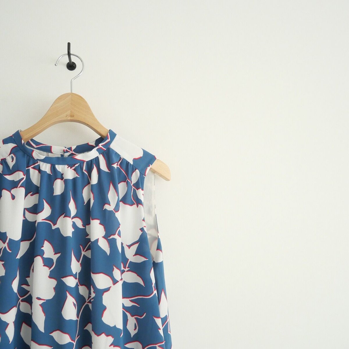 【美品】IENA イエナ バイカラーフラワーティアードワンピース S IENA（イエナ）の「バイカラーフラワーティアードワンピース