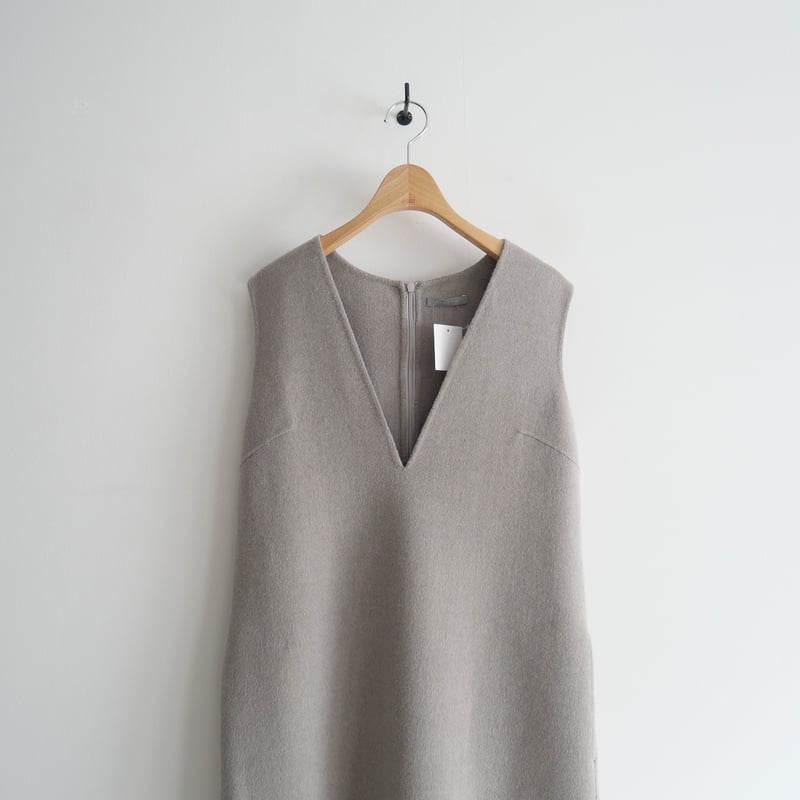 新品タグ✨セオリーリュクスNew Motion Hallieカシミヤ ワンピース 新品タグ付✨セオリーリュクスNew Motion Hallieカシミヤ