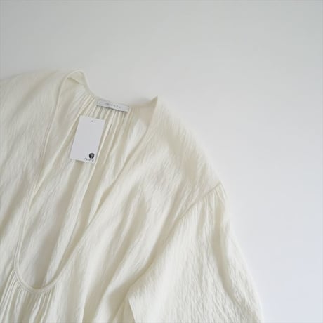 2024SS今季 / CHIGNON / ディープUネックワンピース / 5643-497KK / 2407-0303