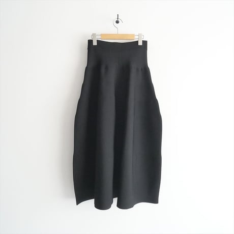2022AW / Room no.8 BLACK / PLATING TIERED Skirt / BR8KN-183 / 2404-0602