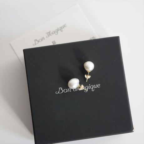 Bon Magique / 南洋白蝶バロックパールピアス9mm / 124058 / 2412-0609