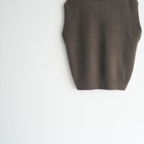 2023AW / 未使用 / AP STUDIO / crew neck fur vest  / 23080586605030 / 2410-0953