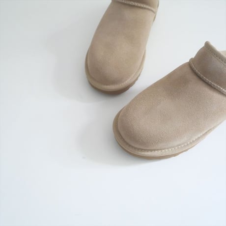 2025AW今季・人気完売サイズ / FRAMeWORK別注 / UGG / CLASSIC SLIPPER / 25093230002930 / 2510-0253
