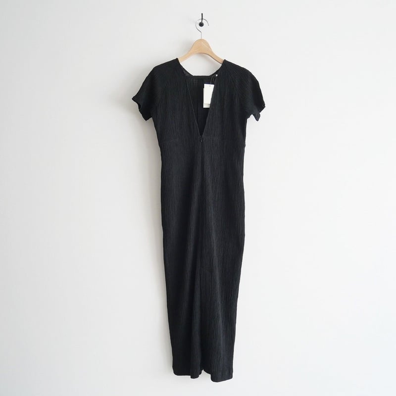 2022 / louren / back open pencil dress / 佐藤涼実さん