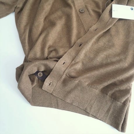 2025・人気完売品 / DEUXIEME CLASSE / BRONZER RICH CACHE カーディガン / 25080500422010 / 2509-0341