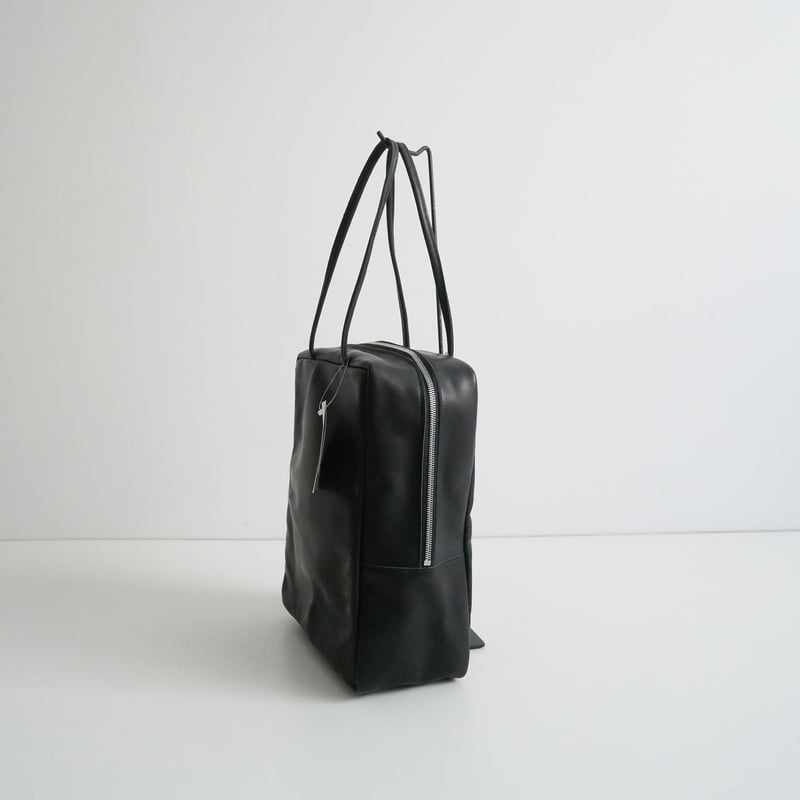 M071 MORMYRUS GLOSS LEATHER TOTE BLACK