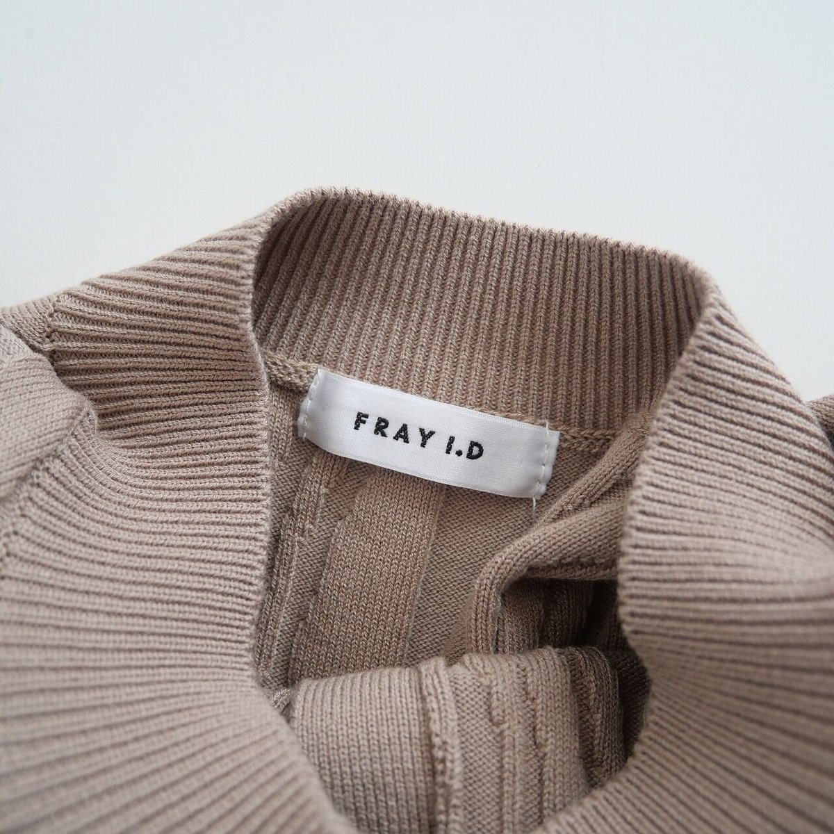 2022 / 未使用 / FRAY I.D / ウェーブリンクス柄ニットカーディガン  