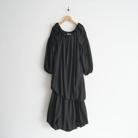 2023AW / ETRE TOKYO / オフショルダーバルーンワンピース / 12236301160 / 2411-0672