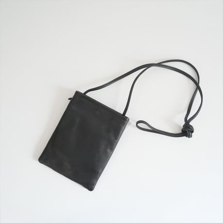 継続販売品 / Yammart / flat shoulder bag (black) / 2408-1025
