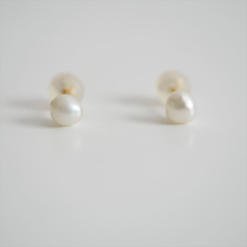 JINBO PEARLS / 神保真珠商店 / びわ湖有核真珠ピアス / 2507