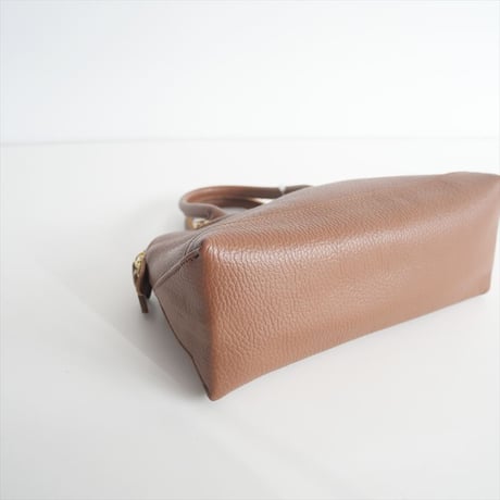 2022AW / IENA購入品 / YOUNG&OLSEN / EMBOSSED LEATHER ZIP BOAT バッグ S / YO2203-GD008 / 2412-1122