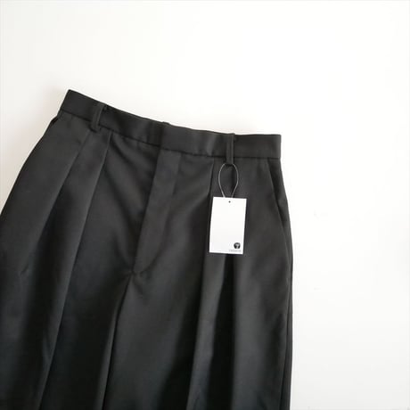 2023 / ATON / COMPACT WOOL TWO TUCK WIDE PANTS / PRAGSM0104 / 2503-0167