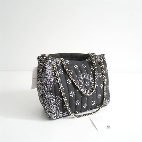 2025・人気完売品 未使用 FRAMeWORK購入品 MALUS バンダナキルティングショルダーBAG 25092230000430 2606-0249