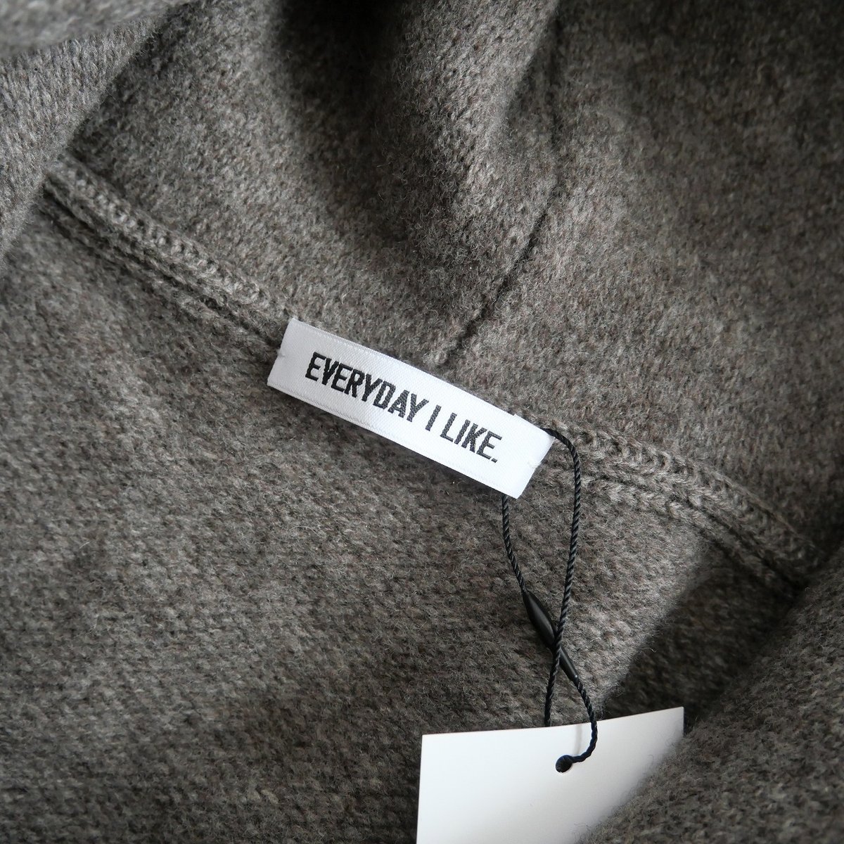 2022 / DEUXIEME CLASSE / Knitted フーディー / 220805