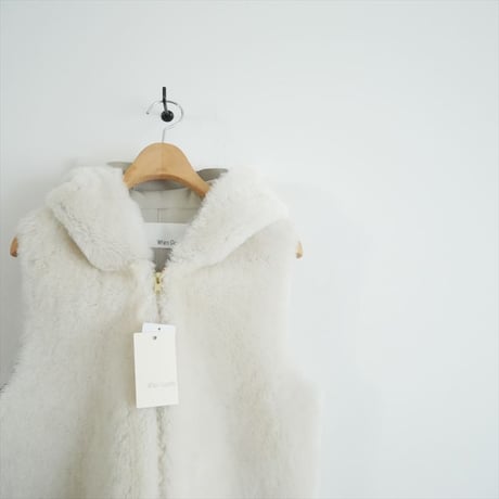 2025AW今季・人気完売品 / 未使用 / Whim Gazette / ムートンフードジレ / WGZ1052207A0001 / 2512-0512