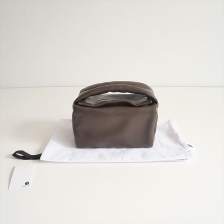2024AW / Plage同型お取扱い / Bucket Baggage / PUFF CUBE MEDIUM バッグ / 2506-2006