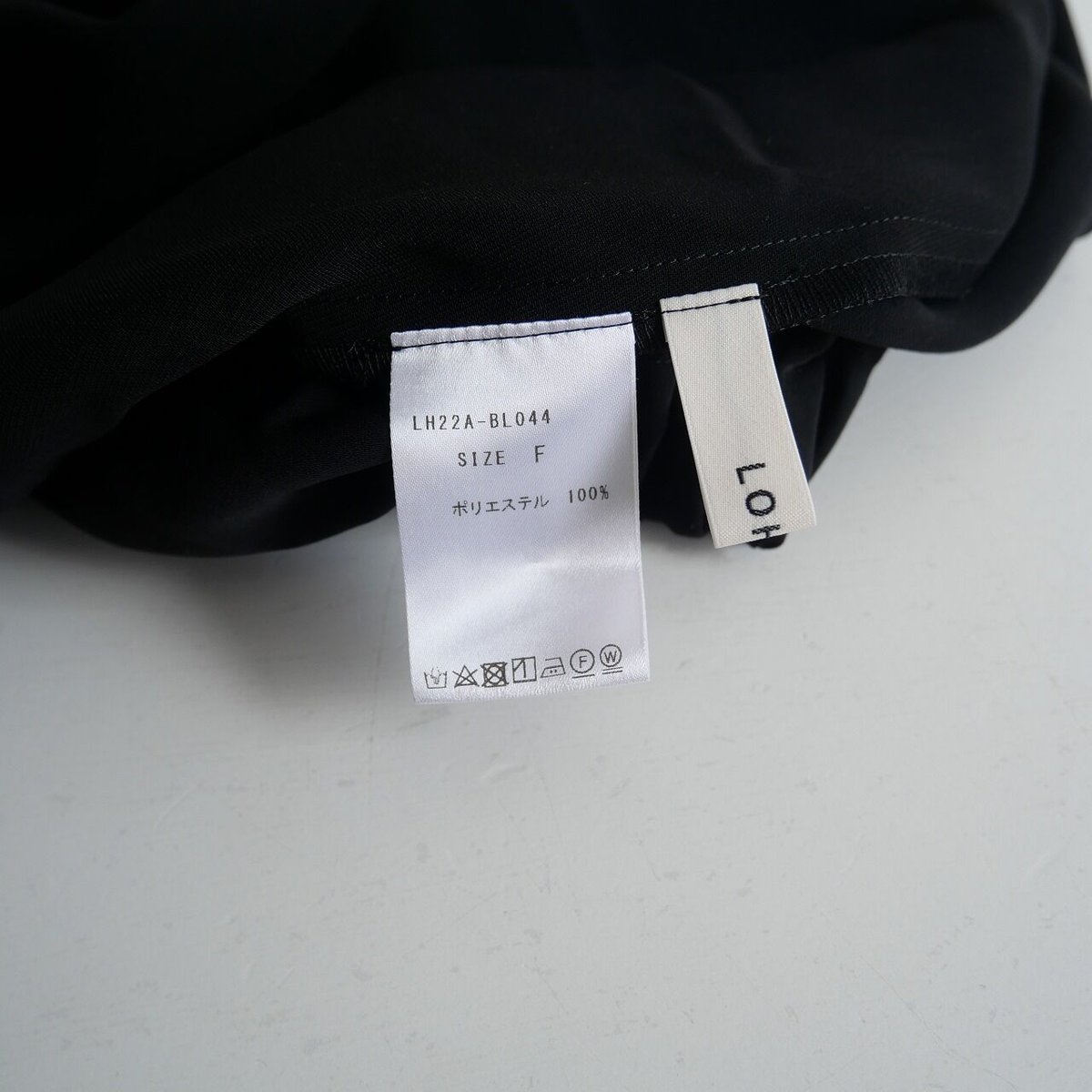 2022 / LOHEN / 袖ゴムバックデザインブラウス / LH22A-BL044 / 2