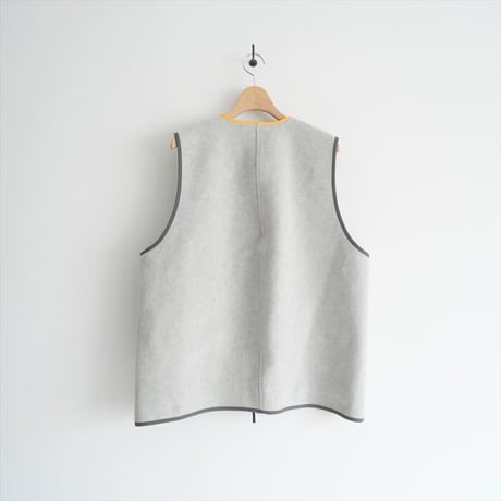 2022AW / nagonstans / asymmetry slit vest / 470FA830-1490 / 2411-0724