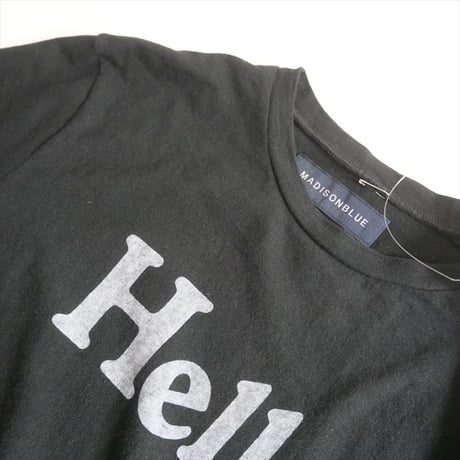 継続販売品 / MADISONBLUE / HELLO CREW NECK TEE / MB999-7101 / 2508-2022