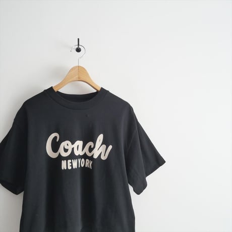 継続販売品 / COACH / カーシヴ シグネチャー クロップド Tシャツ / CP778 / 2409-0662