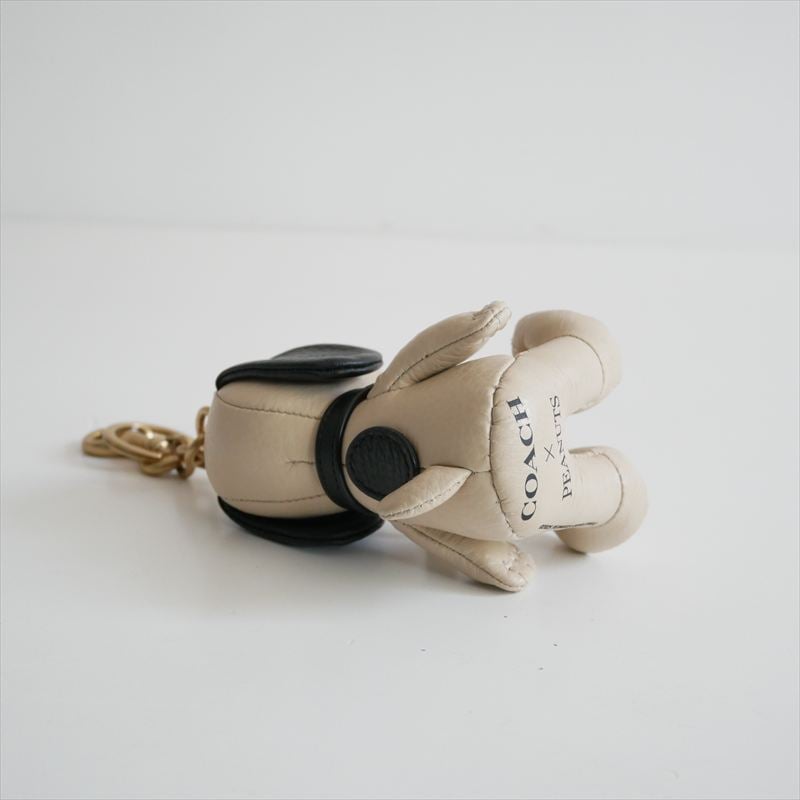 2025・人気完売品 / COACH×PEANUTS レザー スヌーピー バッグチャーム