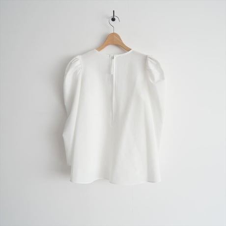 2023SS・人気完売品 / BLUELEA / Puff sleeve blouse / 232020 / 2412-0858