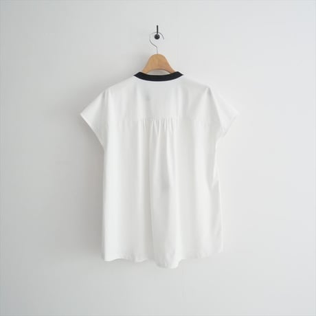 2025SS / human woman / フレンチスリーブカットソークレリックブラウス / 077-5160601 / 2508-0232