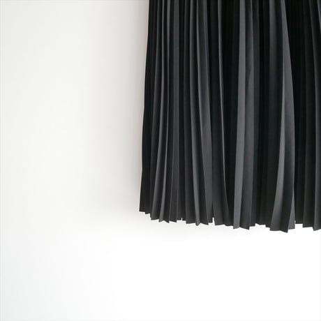 2026SS今季・人気完売品 / HYKE TAFFETA PLEATED SKIRT 14164 / 2604-1546