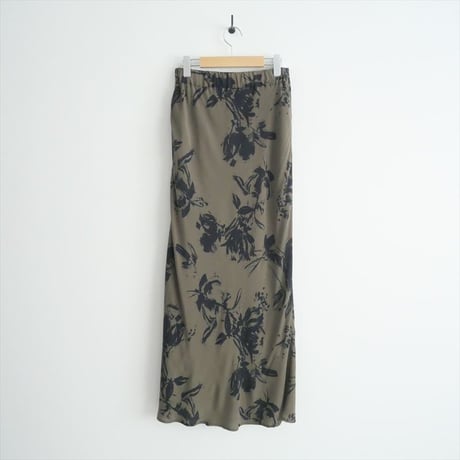 2023AW / SACRA / SHADE FLOWER SKIRT / 123514124 / 2409-0444