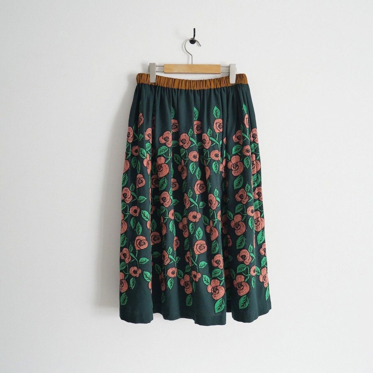 ミナペルホネン swing camelliaスカート - ひざ丈スカート