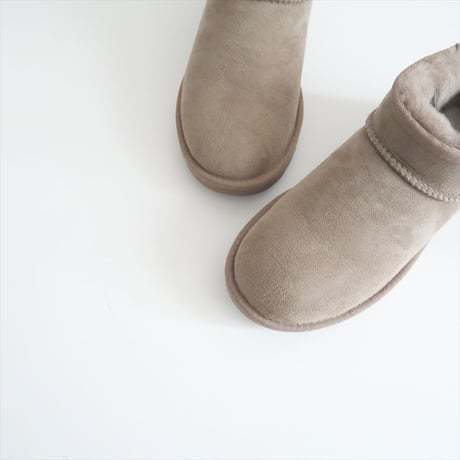 〇2024AW・人気完売品 / Plage別注 / UGG / CLASSIC ULTRA MINI ブーツ / 24093923003530 / 2506-1077