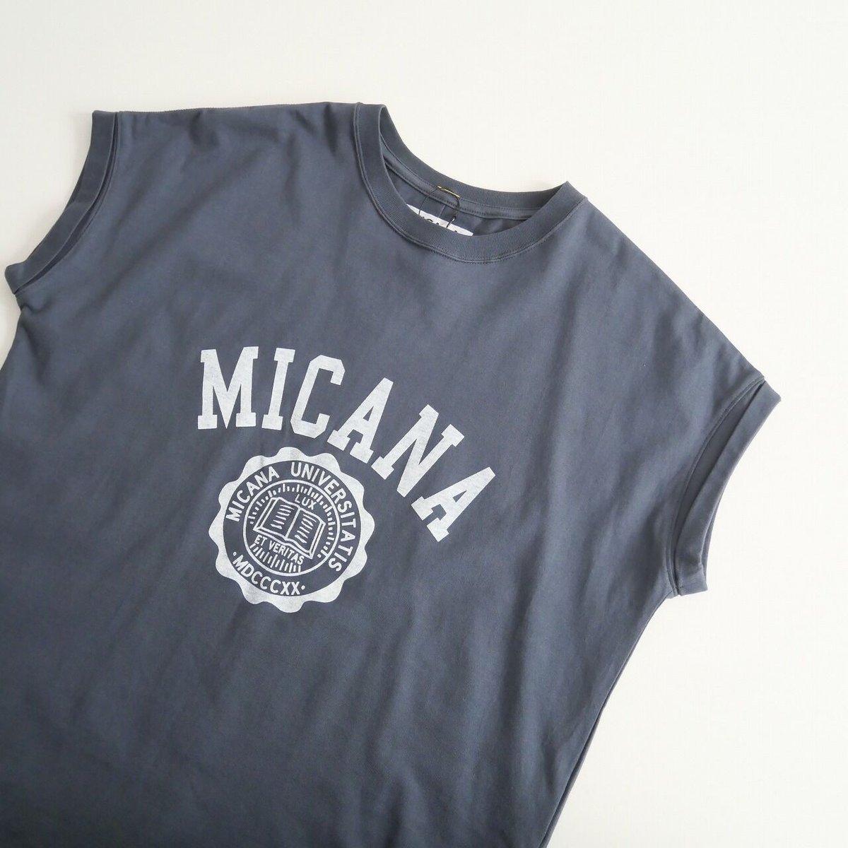 2022 / MICANA / カレッジロゴTシャツ / Americana×MICA&DE 2022 / MICANA / カレッジロゴTシャツ / Americana×MICA&DE