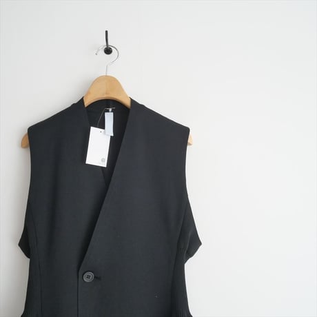 2025SS今季新作・人気完売品 / CFCL / MILAN COLLARLESS LONG VEST / CF009KL003 / 2502-0738