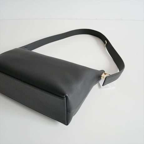 人気完売品 / DEUXIEME CLASSE購入品 / PUNTI. / GRAFT BOX SHLD / 25092510002230 / 2603-0888