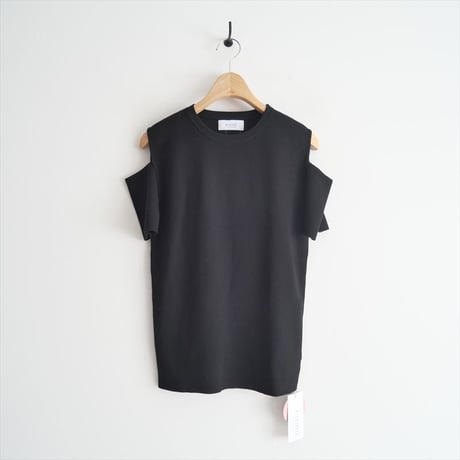 2023 / emmi atelier / カッティングデザインニットプル / 13WNT231074 / 2309-0730