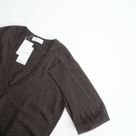 2024AW・人気完売色 / 未使用 / SLOBE IENA / ウォッシャブルプレーンVネックニット / 24080912277030 / 2412-1003