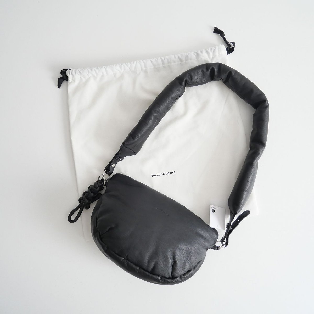 beautiful people / bean flap bag in soft cowhid